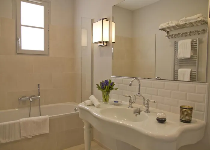 לינה וארוחת בוקר Meridia נים