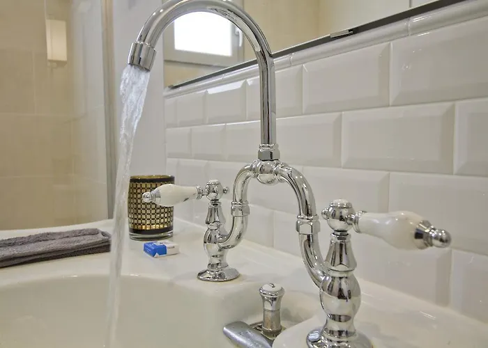 Meridia לינה וארוחת בוקר 4*